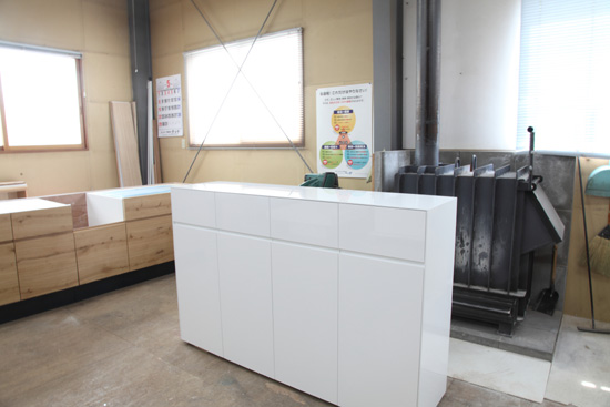 キャビネット　シンプルモダン