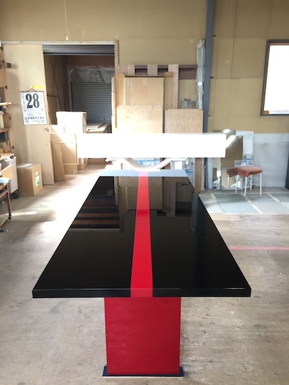 テーブル　黒、赤