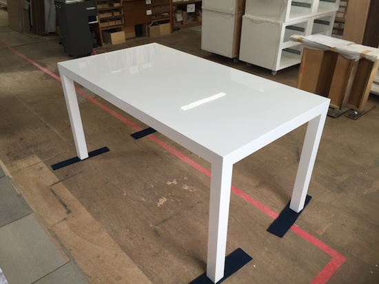 ダイニングテーブル　シンプル