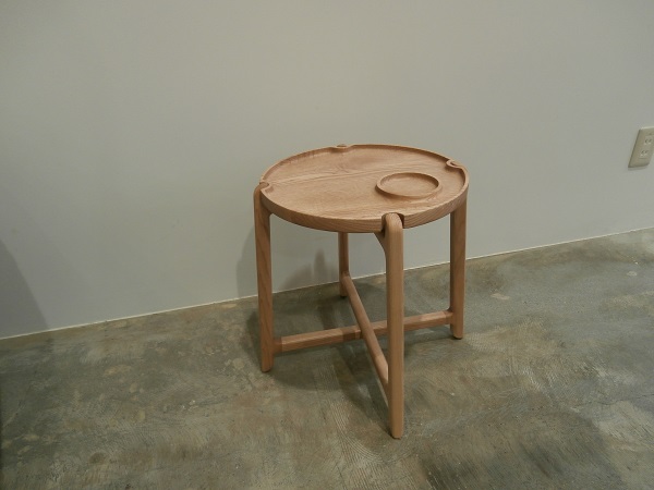 サイドテーブル