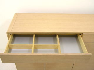 サイドボード　仕切り