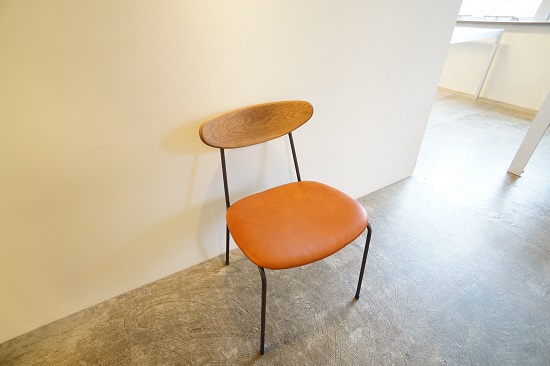 アームレスチェアー　ナラ無垢