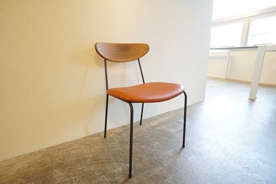 アームレスチェアー　ナラ無垢