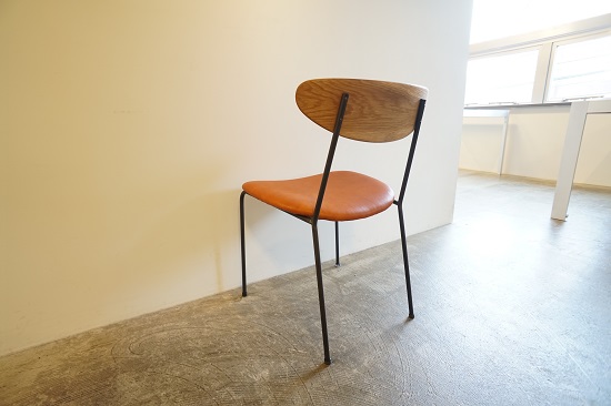 アームレスチェアー　ナラ無垢