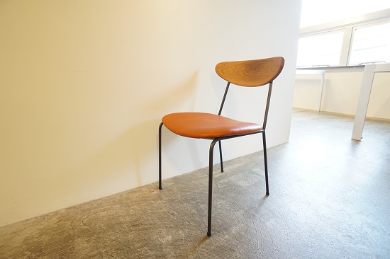 アームレスチェアー　ナラ無垢