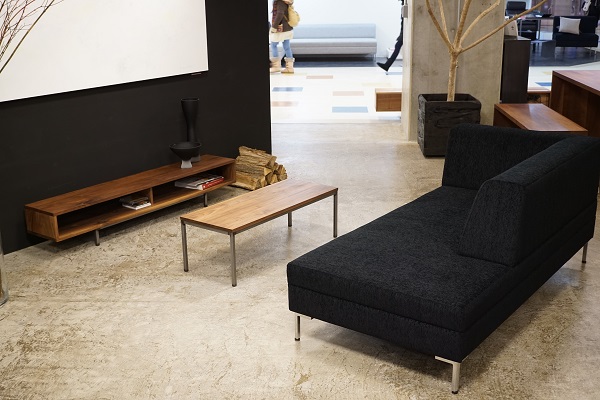 ﾘﾋﾞﾝｸﾞﾃｰﾌﾞﾙ