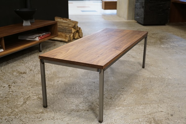 ﾘﾋﾞﾝｸﾞﾃｰﾌﾞﾙ